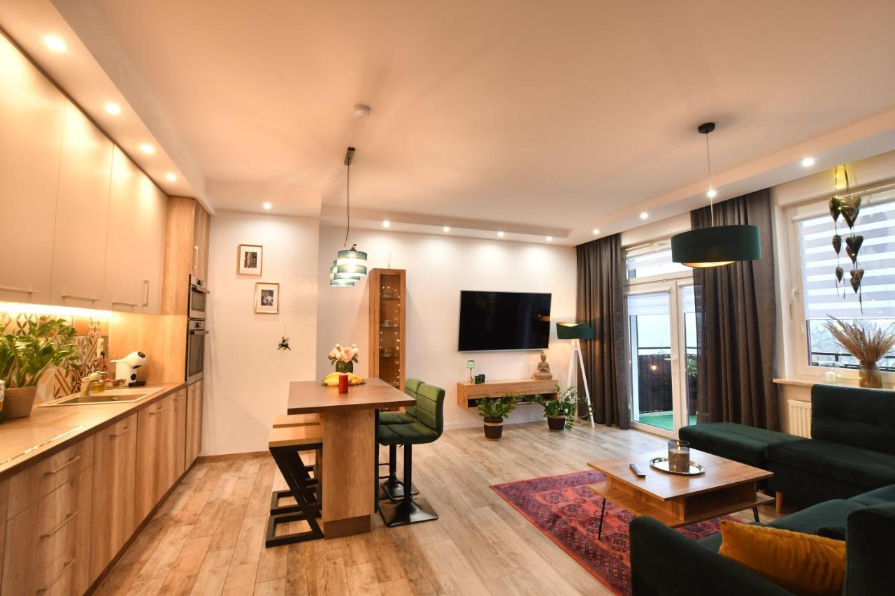 Penthouse Apartment *