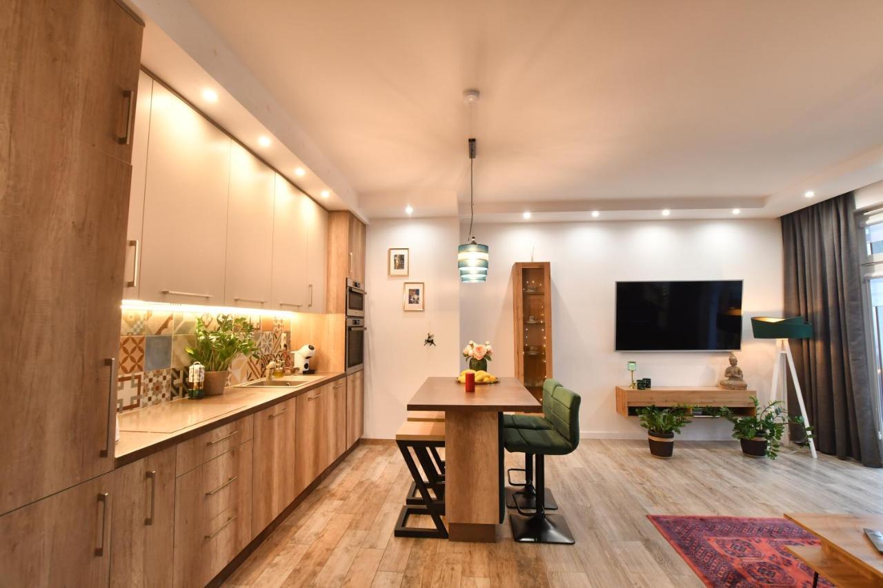 Penthouse Apartment *